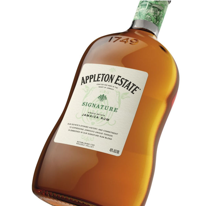Buy Appleton Estate Appleton Estate Signature Blend Jamaica Rum (700mL) at Secret Bottle